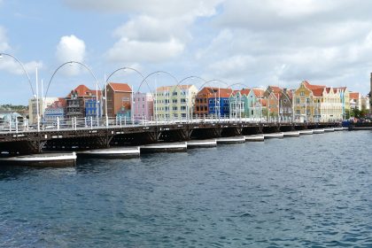 Curaçao: waar tijd vertraagt en kleur de hoofdrol speelt